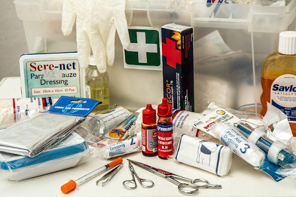 items of first aid kit to treat burn