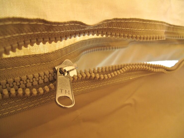separated tent zipper